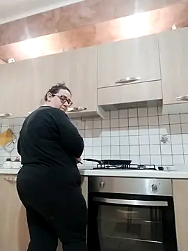 Dolcecurvy online show from April 9, 2:22 pm