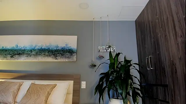 Ashly hills online show from May 11, 3:45 am