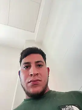 Leandro5523Z online show from May 16, 5:34 pm