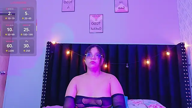 innocenthazel online show from November 2, 12:18 pm