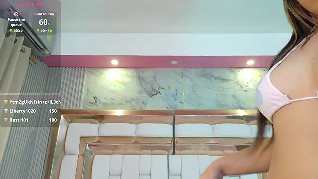 innocenthazel online show from February 19, 2:51 am