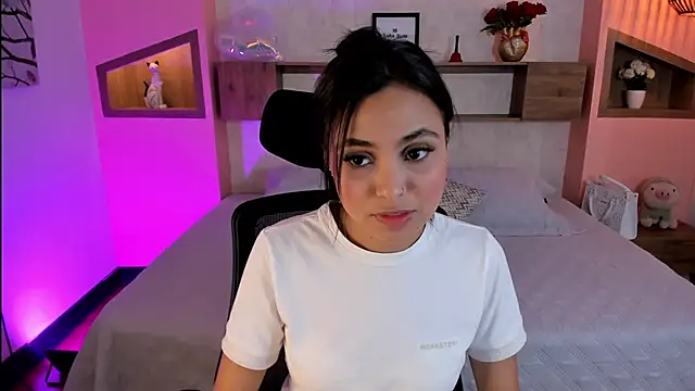 Lucia Brown  online show from March 8, 1:14 pm