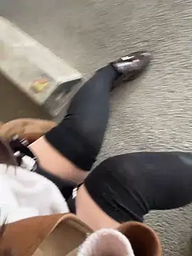 Snapshot of mai_honey chatting on March 15, 4:40 am mai honey online show from March 15, 4:40 am