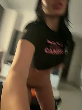 Mia Splash online show from March 12, 3:51 pm