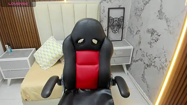 MEGANZARICK online show from October 20, 12:27 pm