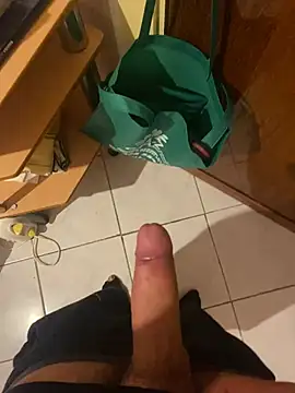 mikekmi21 online show from February 24, 8:25 pm