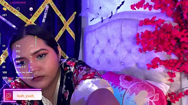 Snapshot of Leah_yuah_ chatting on October 18, 9:21 am Leah yuah online show from October 18, 9:21 am