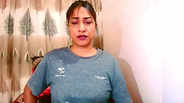 Snapshot of Indian_Erotic69 chatting on June 25, 5:45 am Indian Erotic69 online show from June 25, 5:45 am