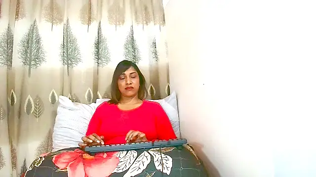 Snapshot of Indian_Erotic69 chatting on July 7, 6:47 am Indian Erotic69 online show from July 7, 6:47 am