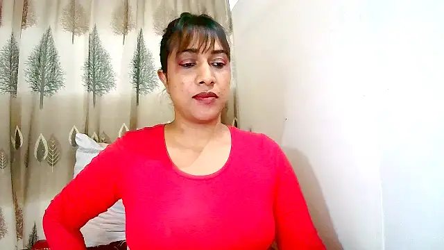 Snapshot of Indian_Erotic69 chatting on July 7, 7:23 am Indian Erotic69 online show from July 7, 7:23 am