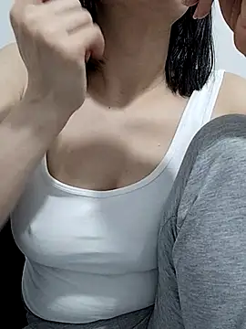 Snapshot of BUSE8821 chatting on March 21, 10:28 pm BUSE8821 online show from March 21, 10:28 pm