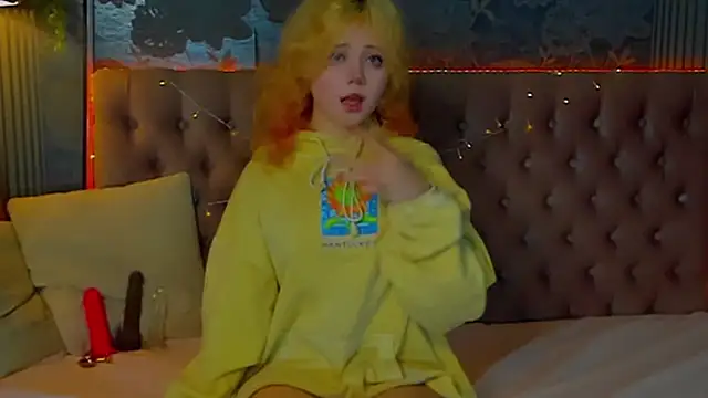 EmilyAngells online show from February 6, 7:02 am