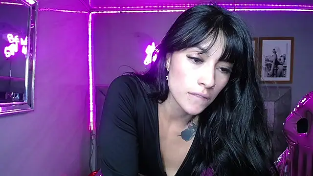 Snapshot of Isabella_Collen_v chatting on March 6, 6:37 pm Isabella Collen v online show from March 6, 6:37 pm