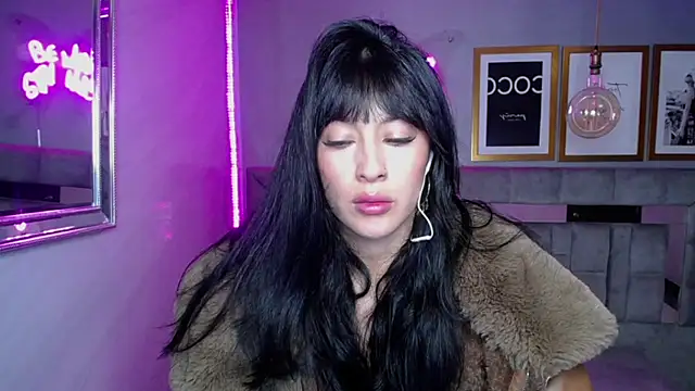 Snapshot of Isabella_Collen_v chatting on March 17, 12:46 pm Isabella Collen v online show from March 17, 12:46 pm