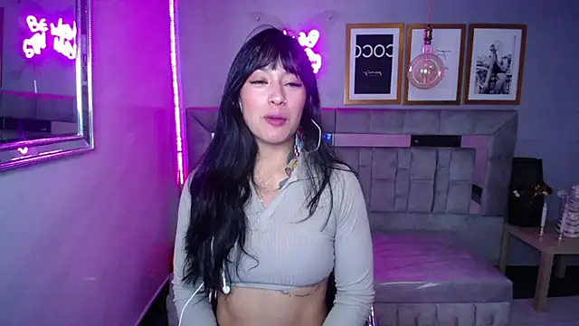 Snapshot of Isabella_Collen_v chatting on March 18, 12:58 pm Isabella Collen v online show from March 18, 12:58 pm