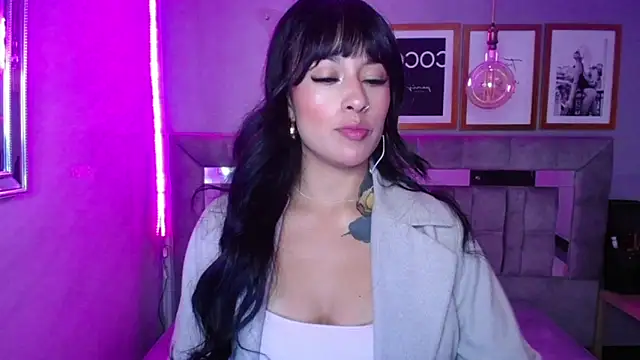 Snapshot of Isabella_Collen_v chatting on March 19, 12:34 pm Isabella Collen v online show from March 19, 12:34 pm