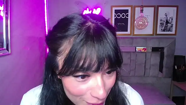 Snapshot of Isabella_Collen_v chatting on March 20, 12:32 pm Isabella Collen v online show from March 20, 12:32 pm