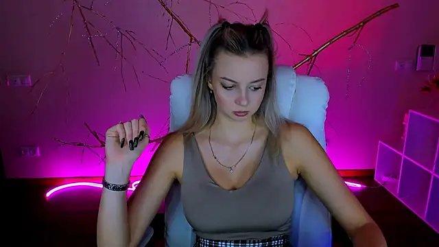 Snapshot of melissa_richardson chatting on November 22, 12:15 pm melissa richardson online show from November 22, 12:15 pm