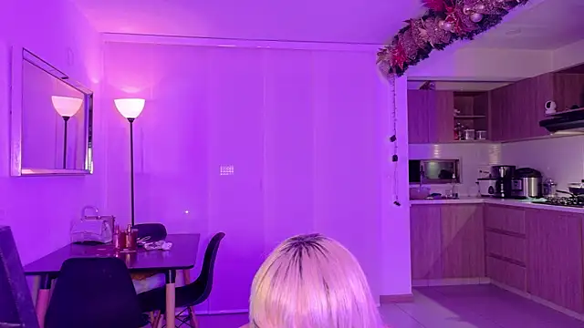 ScarletThompsonx online show from February 14, 4:42 am