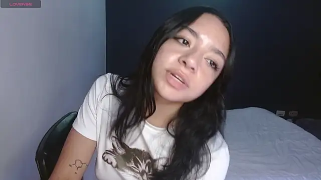 Snapshot of hellokitty__valery chatting on October 11, 4:12 am hellokitty  valery online show from October 11, 4:12 am