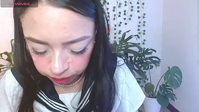 Snapshot of hellokitty__valery chatting on April 22, 1:08 am hellokitty valery online show from April 22, 1:08 am