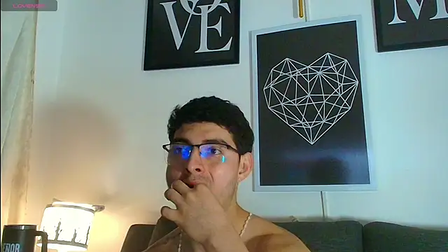 thomyafar online show from December 1, 3:44 am