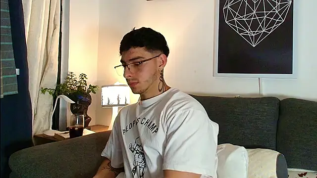 thomyafar online show from March 21, 1:43 am