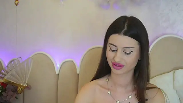 Snapshot of Alice_Voss chatting on July 6, 7:27 am Alice Voss online show from July 6, 7:27 am