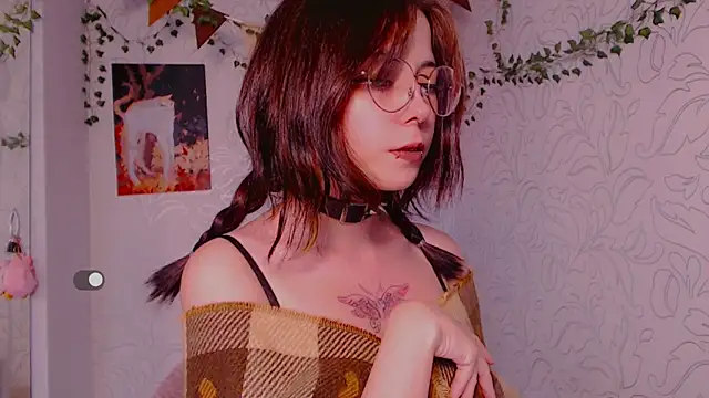  miraclecattt  online show from October 4, 9:40 am