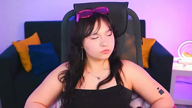 Snapshot of HanaWise chatting on February 24, 2:15 pm HanaWise online show from February 24, 2:15 pm