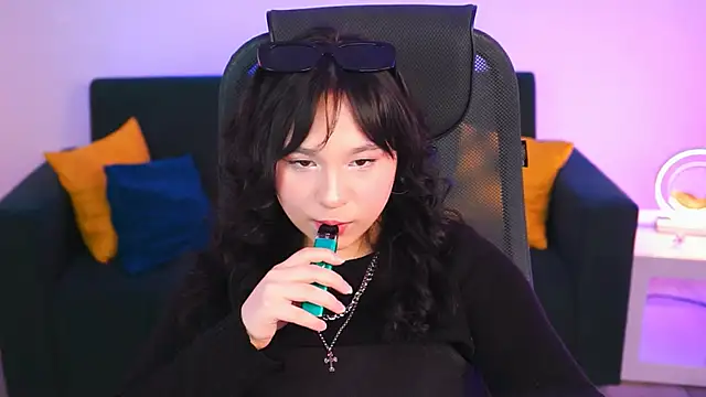 Snapshot of HanaWise chatting on February 25, 8:14 am HanaWise online show from February 25, 8:14 am