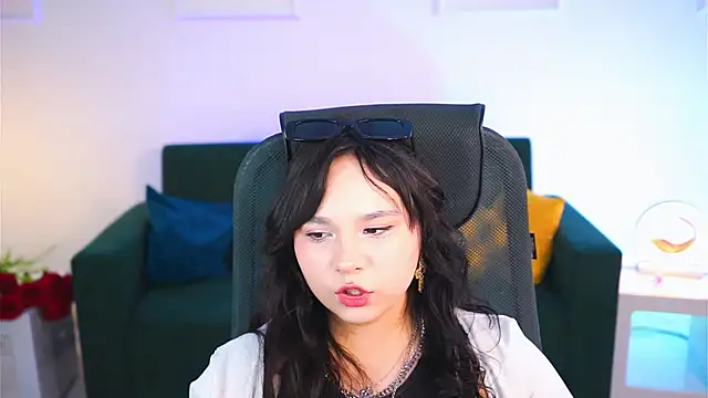 Snapshot of HanaWise chatting on February 26, 11:09 am HanaWise online show from February 26, 11:09 am