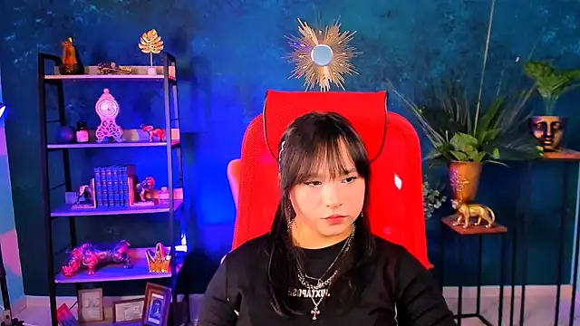 Snapshot of HanaWise chatting on March 4, 8:13 am HanaWise online show from March 4, 8:13 am