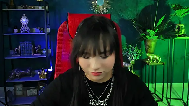 Snapshot of HanaWise chatting on March 4, 11:19 am HanaWise online show from March 4, 11:19 am