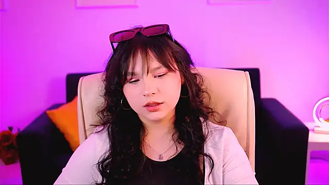 Snapshot of HanaWise chatting on March 10, 7:32 am HanaWise online show from March 10, 7:32 am