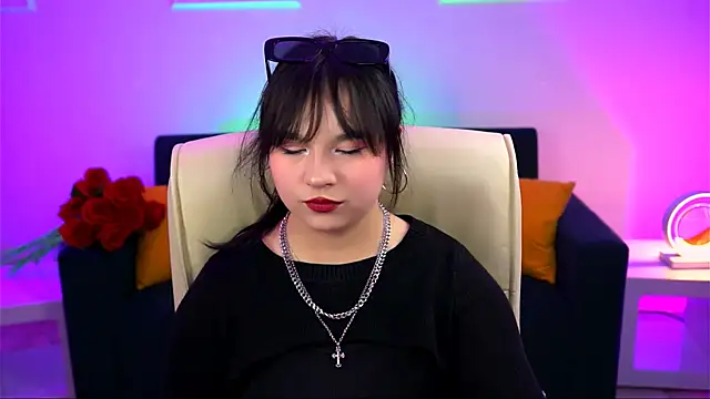 Snapshot of HanaWise chatting on March 13, 5:11 am HanaWise online show from March 13, 5:11 am