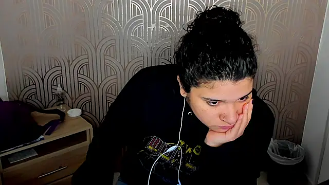 Snapshot of BloodyMaary_ chatting on February 28, 11:58 am BloodyMaary online show from February 28, 11:58 am