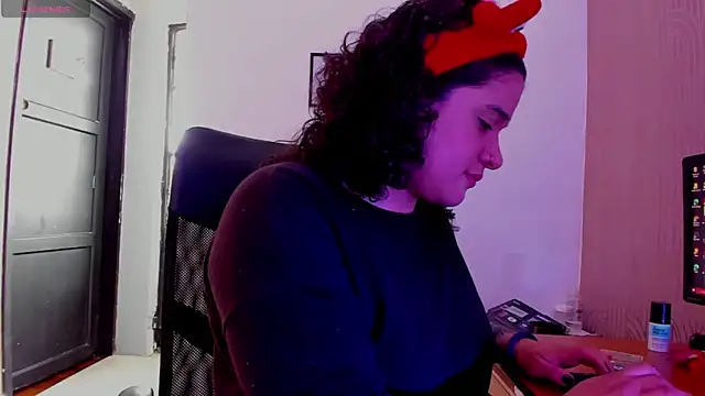 Snapshot of BloodyMaary_ chatting on November 11, 3:12 pm BloodyMaary online show from November 11, 3:12 pm