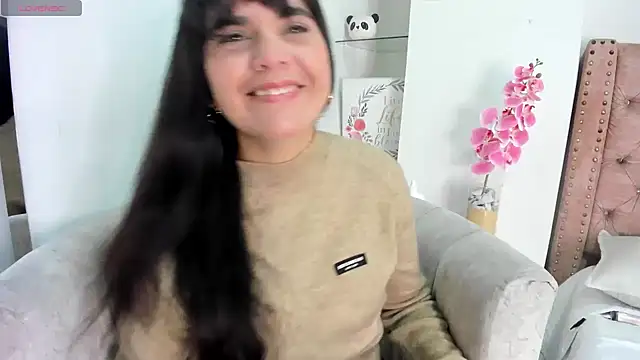 laura hotties online show from July 4, 1:39 pm
