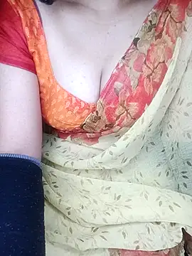 Snapshot of geetha_telugu_kan277 chatting on February 14, 4:26 pm geetha telugu kan277 online show from February 14, 4:26 pm