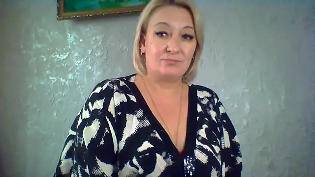 Snapshot of ArielXLoveresss chatting on November 3, 11:00 am ArielXLoveresss online show from November 3, 11:00 am