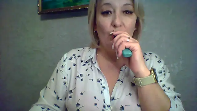 Snapshot of ArielXLoveresss chatting on November 4, 7:24 pm ArielXLoveresss online show from November 4, 7:24 pm
