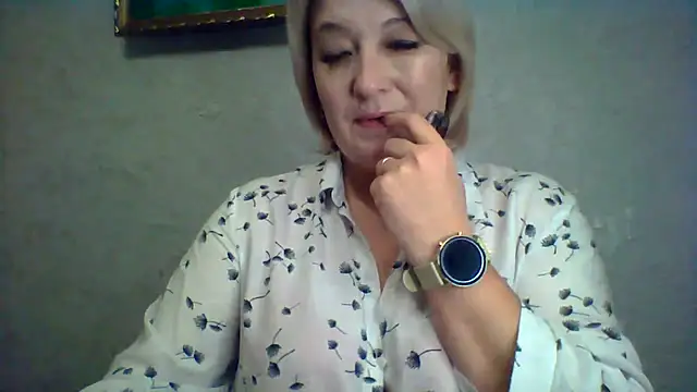 Snapshot of ArielXLoveresss chatting on November 10, 10:42 pm ArielXLoveresss online show from November 10, 10:42 pm