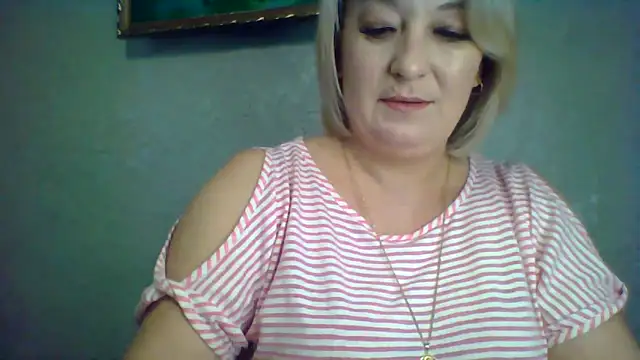 Snapshot of ArielXLoveresss chatting on November 18, 11:03 am ArielXLoveresss online show from November 18, 11:03 am