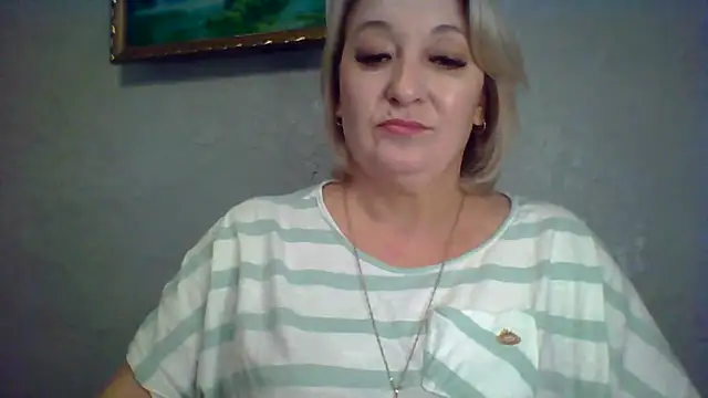 Snapshot of ArielXLoveresss chatting on November 20, 8:36 am ArielXLoveresss online show from November 20, 8:36 am