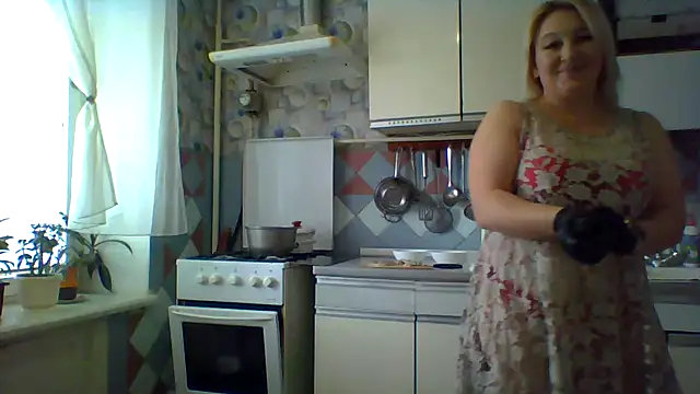 Snapshot of ArielXLoveresss chatting on February 3, 9:47 am ArielXLoveresss online show from February 3, 9:47 am