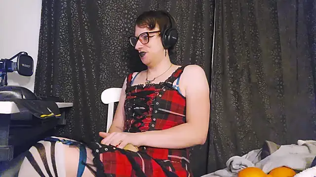 ArcadiaFrostLive online show from February 25, 2:14 am