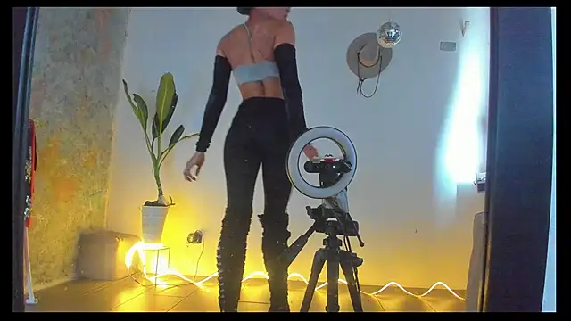 SoleiAndKairo online show from April 7, 8:20 pm