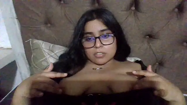 Snapshot of virginbrunette99 chatting on March 17, 3:47 am virginbrunette99 online show from March 17, 3:47 am