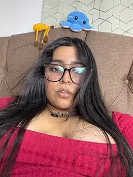 Snapshot of virginbrunette99 chatting on June 4, 5:35 am virginbrunette99 online show from June 4, 5:35 am